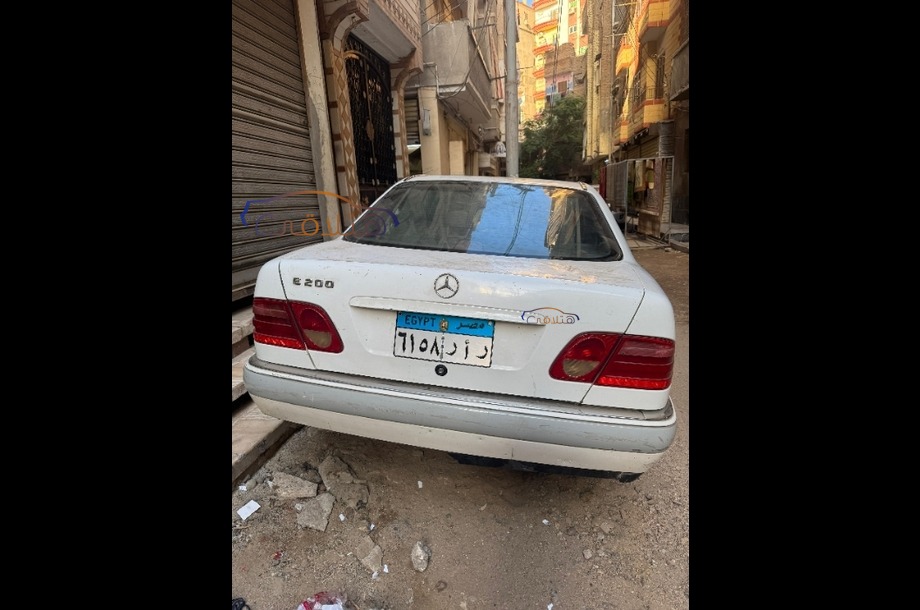 E 200 Mercedes أبيض