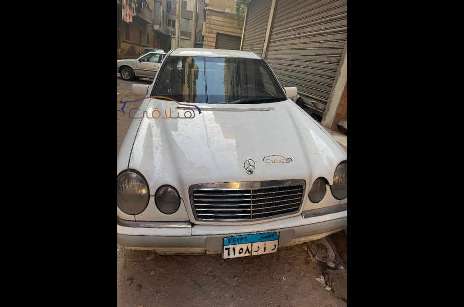 E 200 Mercedes أبيض