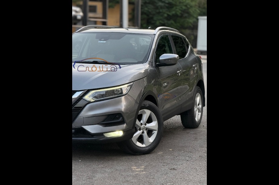 Qashqai Nissan فضي