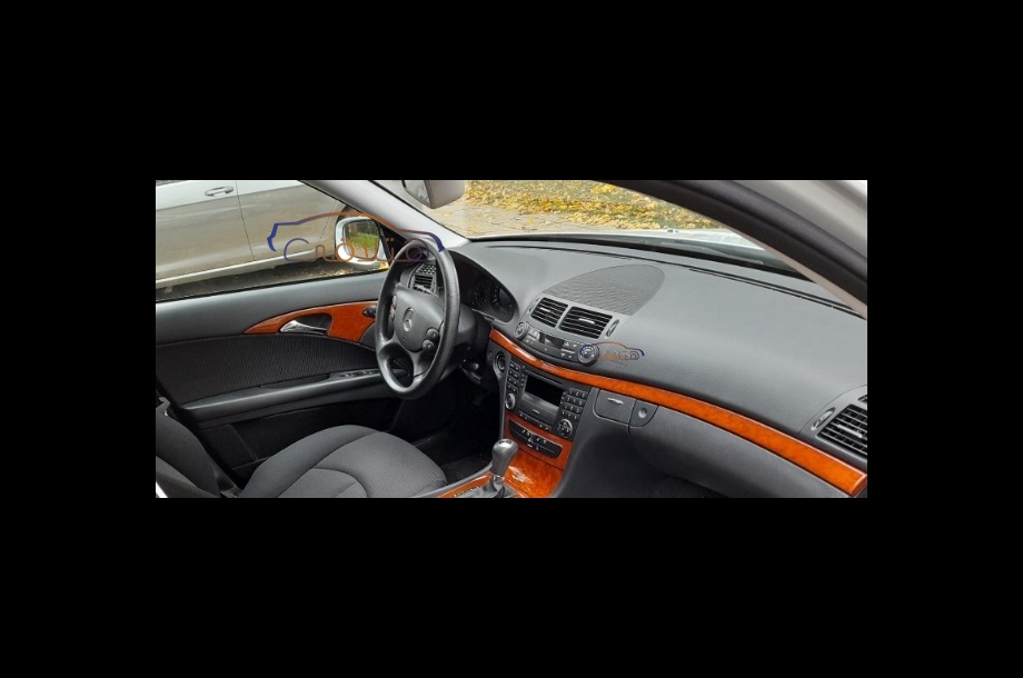 E 200 Mercedes فضي