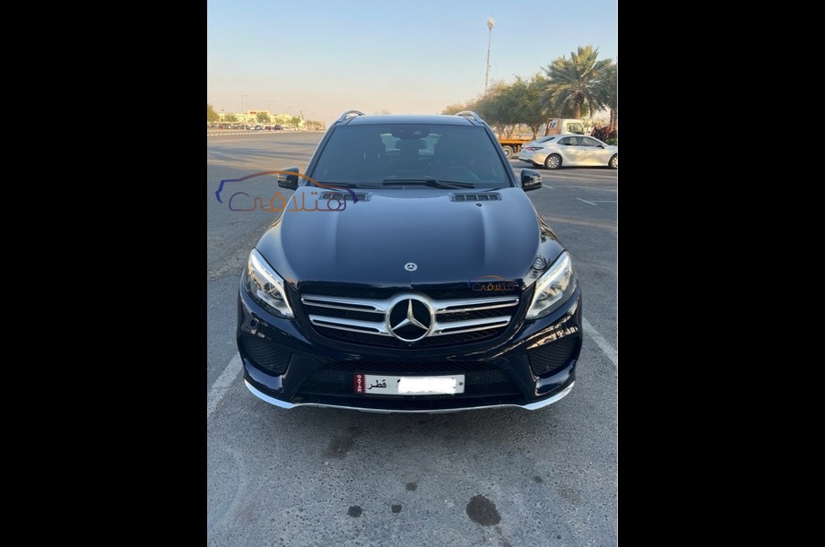 GLE Mercedes الأزرق الداكن