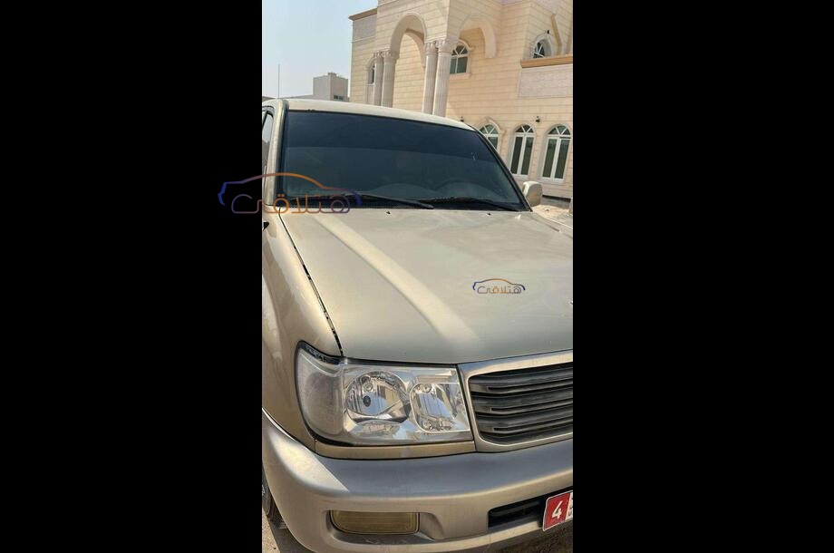 Land Cruiser Toyota Beige