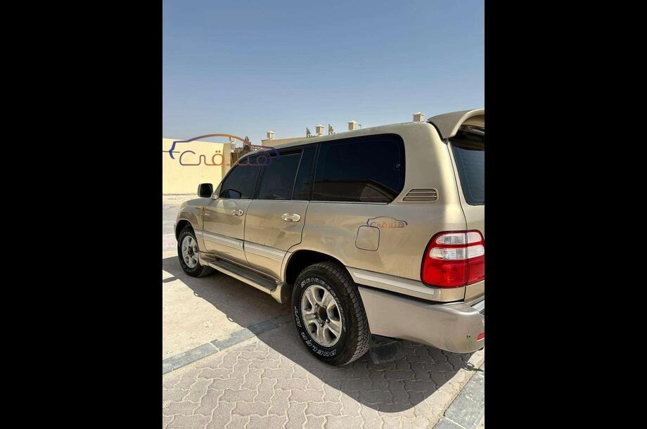 Land Cruiser Toyota Beige