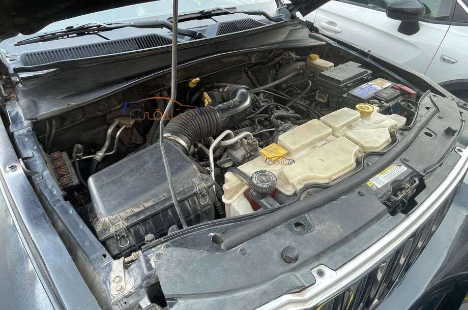 Cherokee Jeep أسود