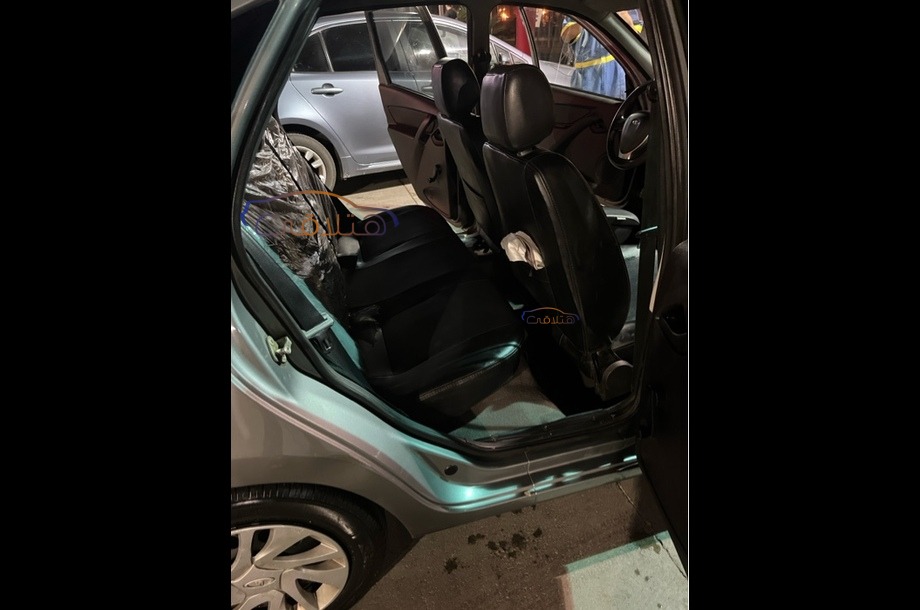 Granta Lada رمادي