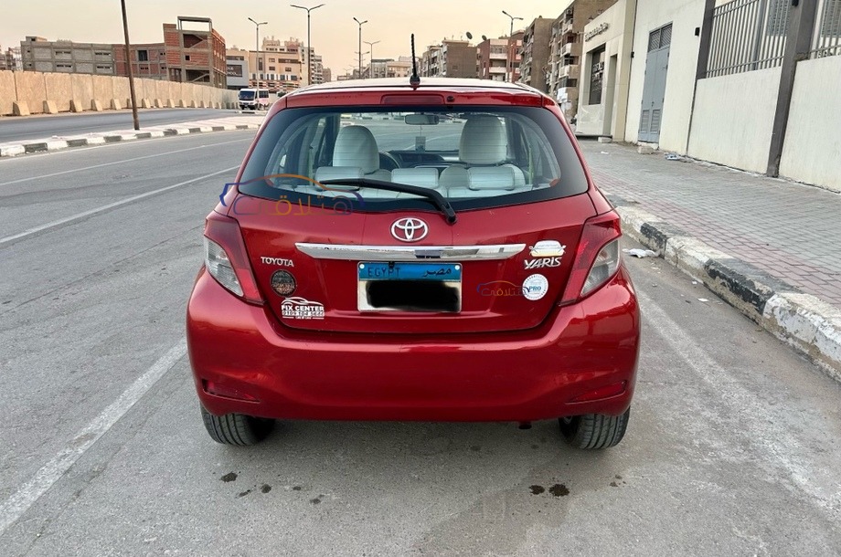 Yaris Toyota Red
