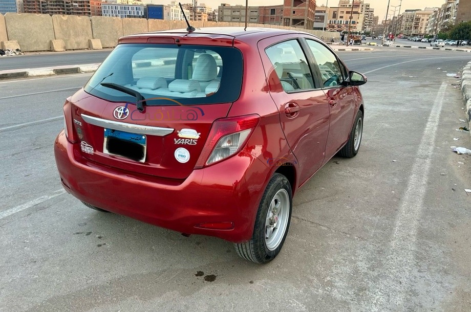 Yaris Toyota Red