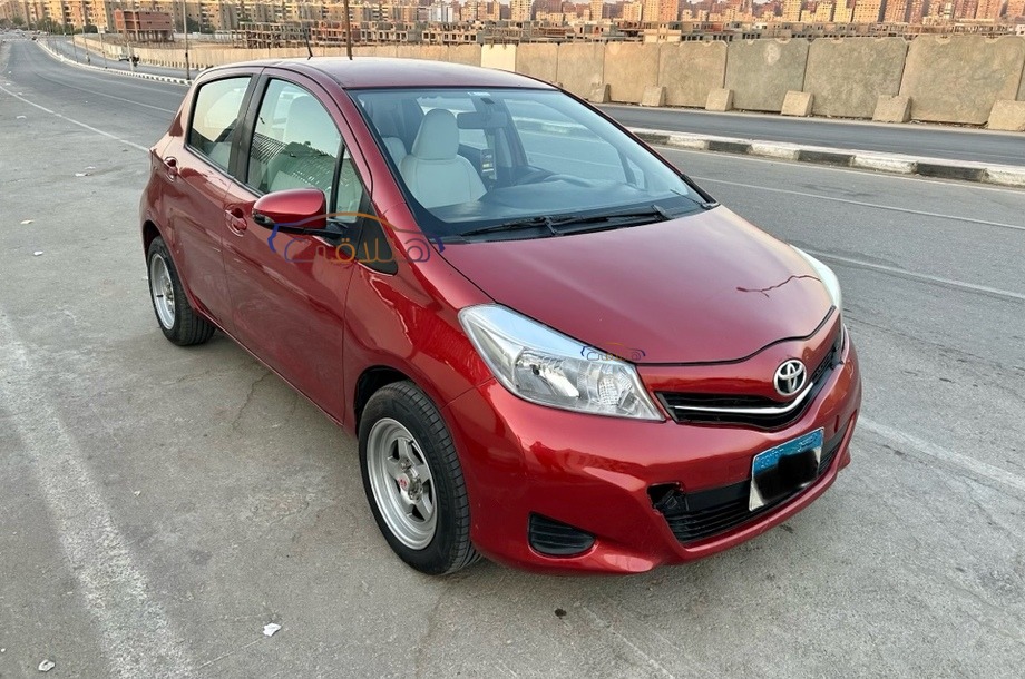 Yaris Toyota Red