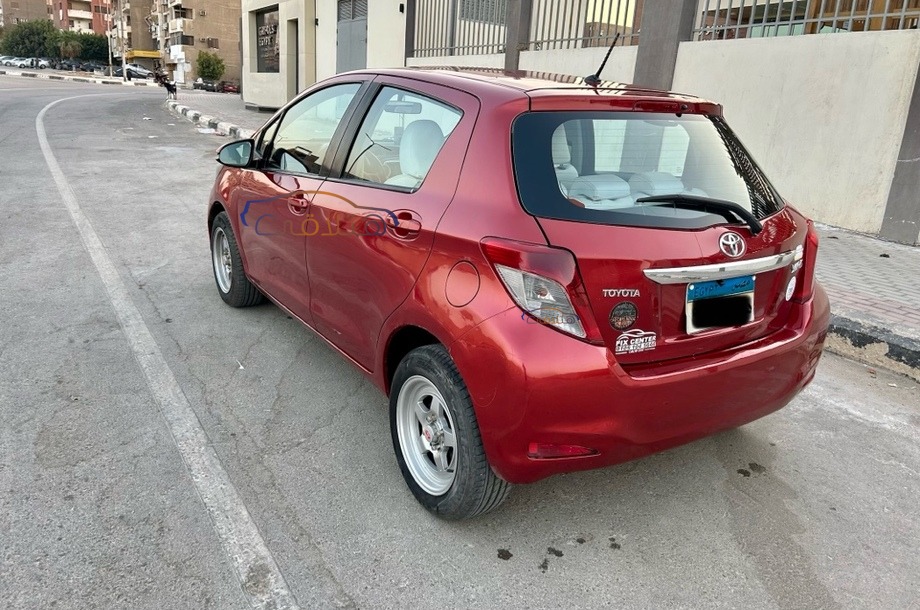 Yaris Toyota Red