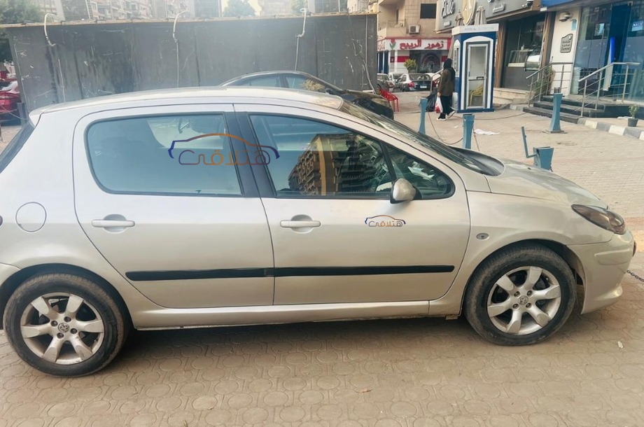307 Peugeot ذهبي