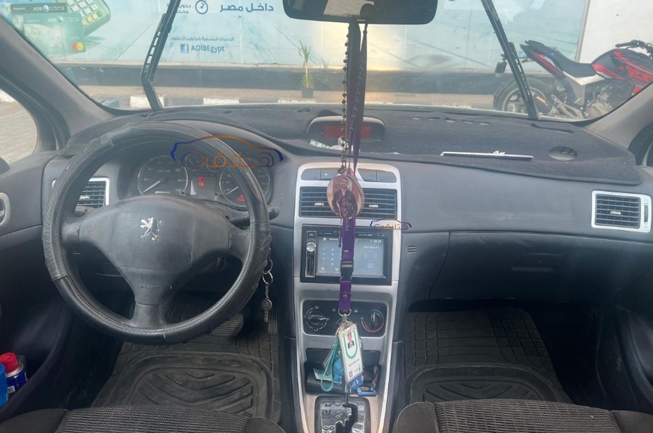 307 Peugeot ذهبي