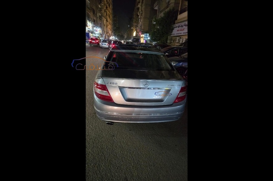 C 200 Mercedes فضي