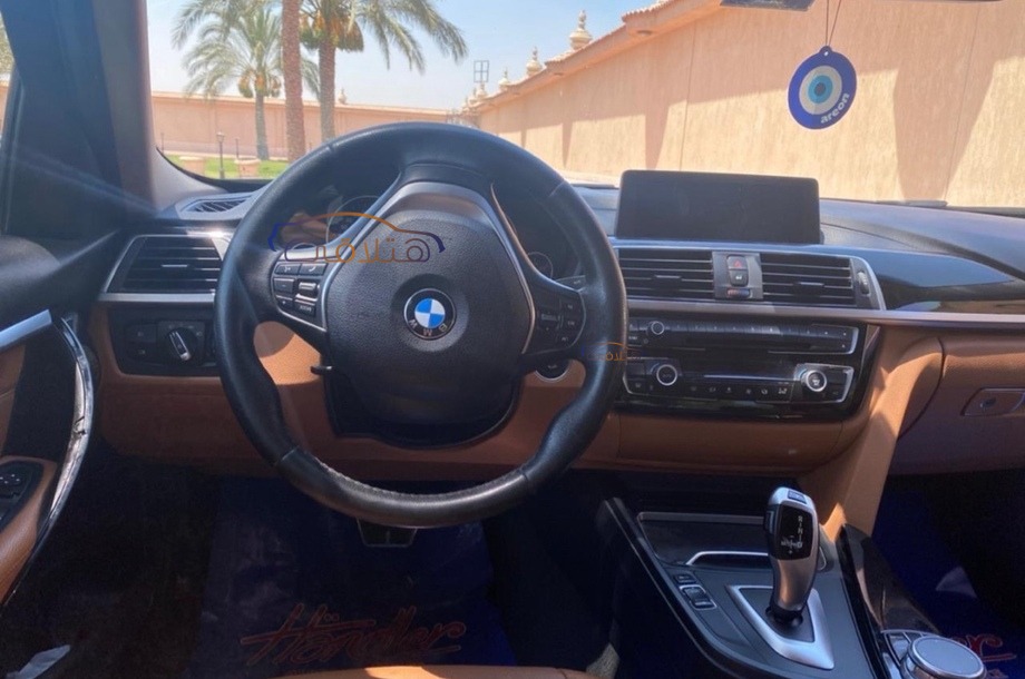 318 BMW أزرق