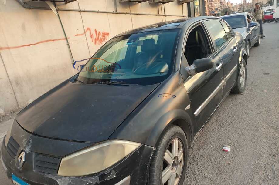 Megane Renault أسود