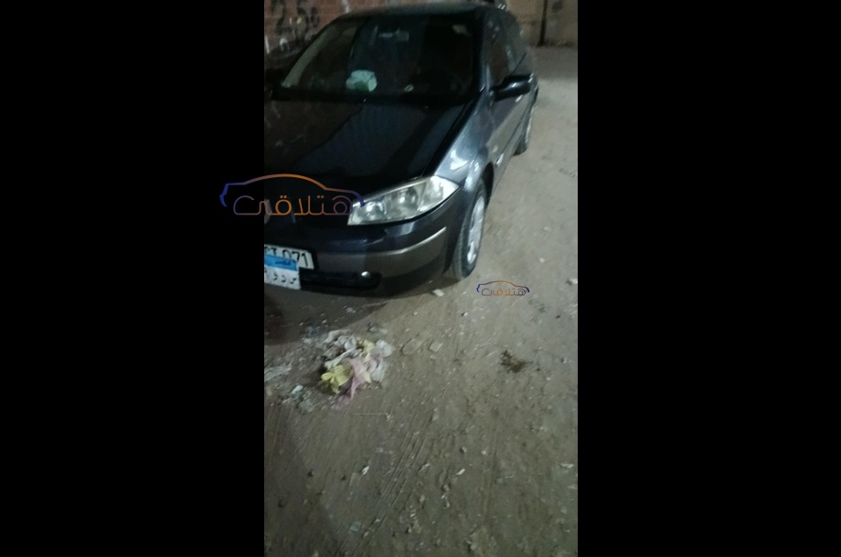 Megane Renault فضي