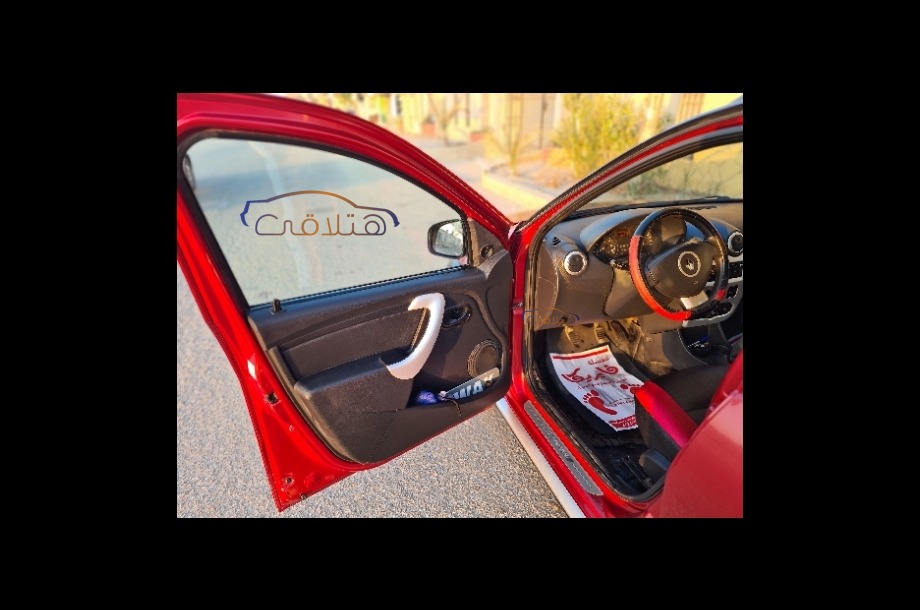 Sandero Step Way Renault احمر