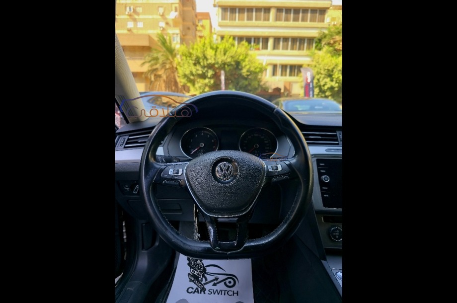 Passat Volkswagen فضي