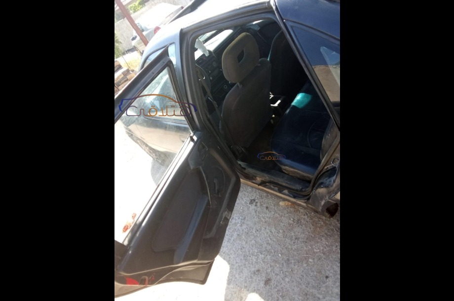 Vectra Opel أسود