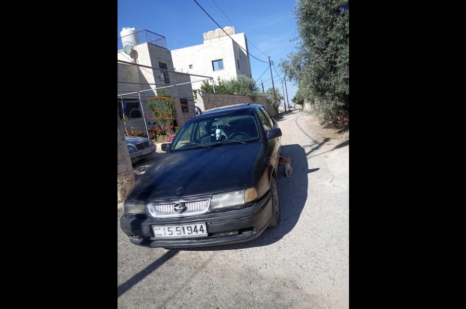 Vectra Opel أسود