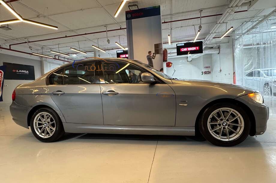 320 BMW Gray