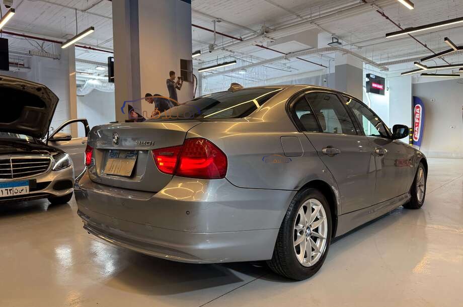 320 BMW Gray