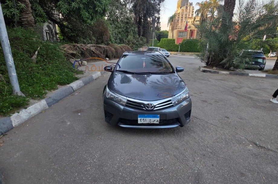 Corolla Toyota رمادي