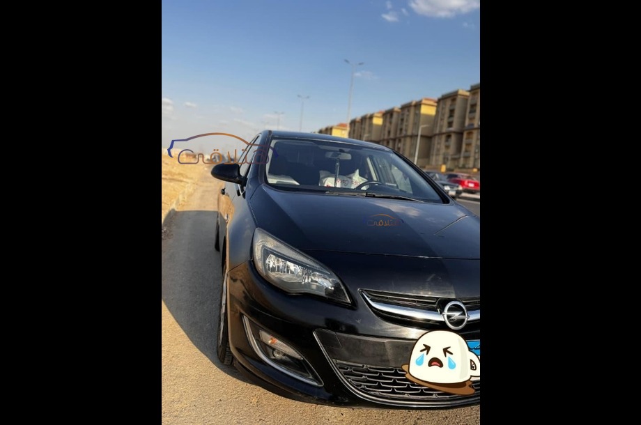 Astra Opel أسود
