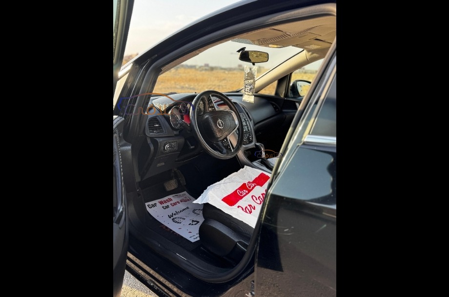 Astra Opel أسود