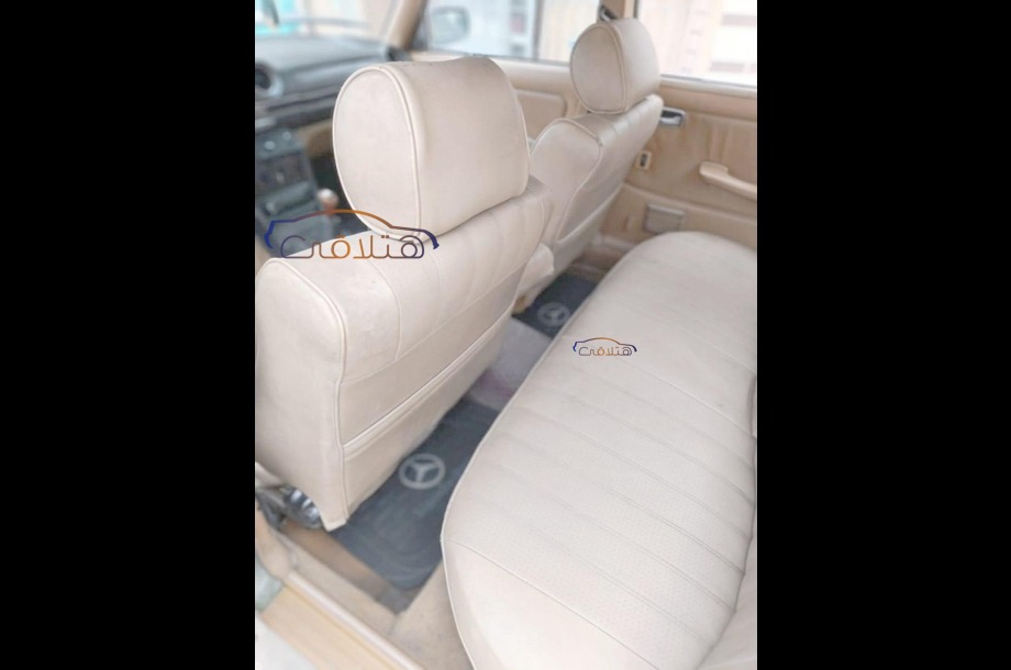 200 Mercedes أخضر