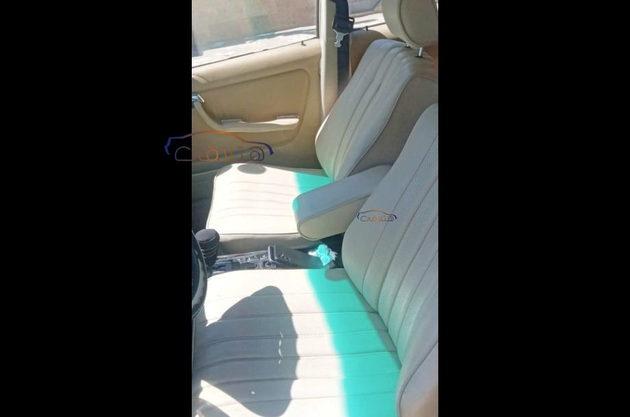 200 Mercedes أخضر