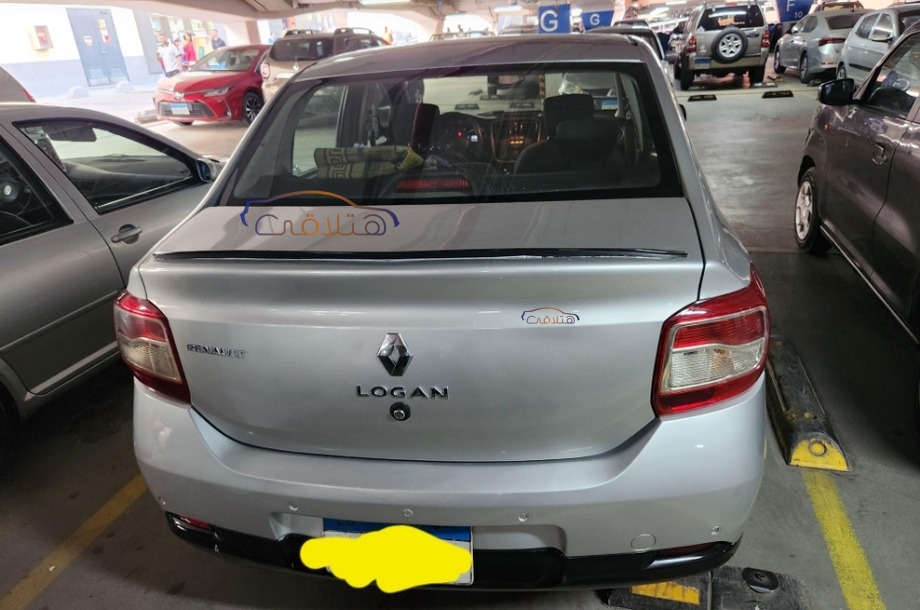 Logan Renault فضي