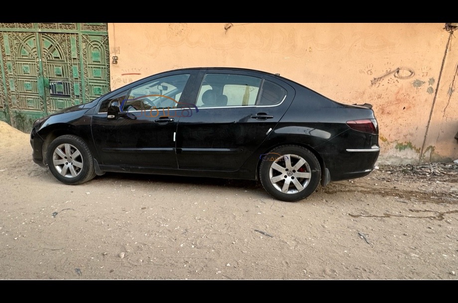 408 Peugeot أسود
