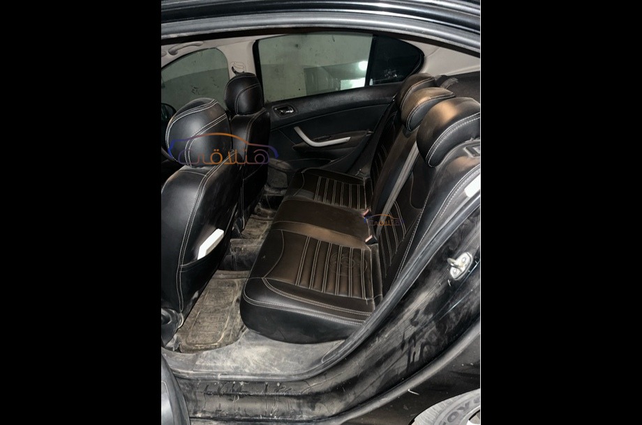 408 Peugeot أسود
