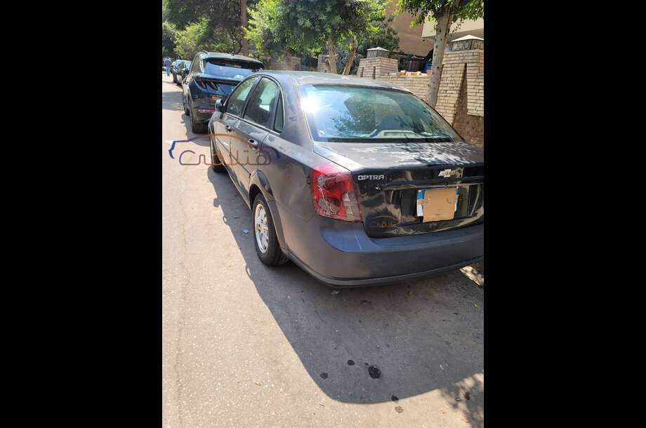 Optra Chevrolet أسود