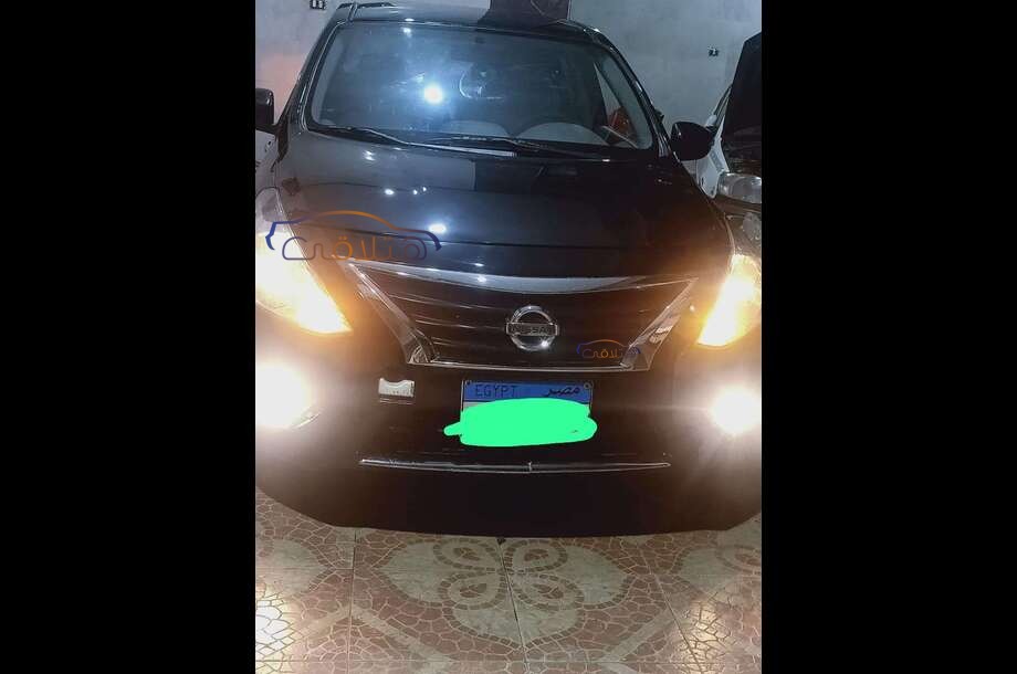 Sunny Nissan أسود