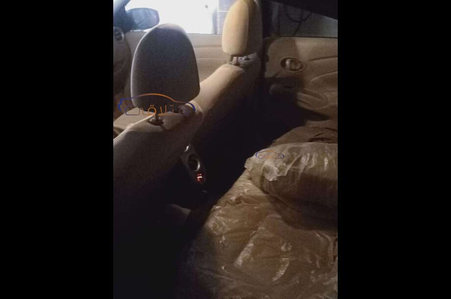 Sunny Nissan أسود