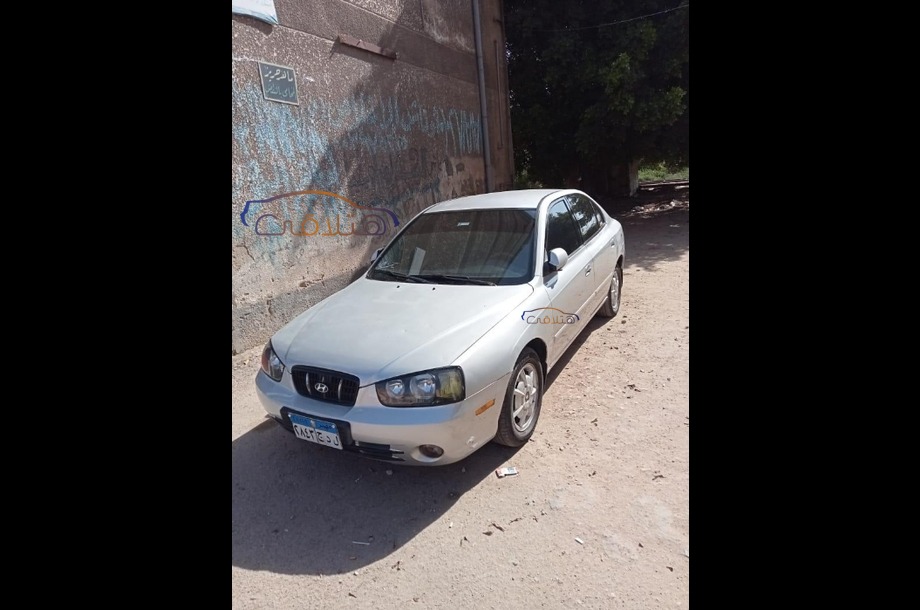 Avante Hyundai فضي