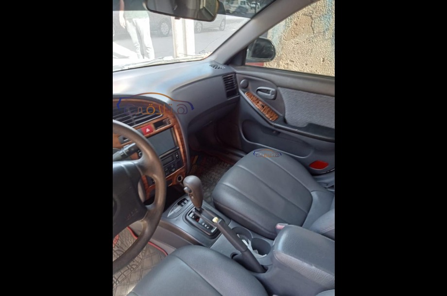 Avante Hyundai فضي