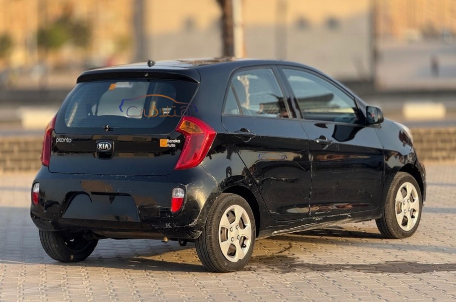 Picanto Kia أسود