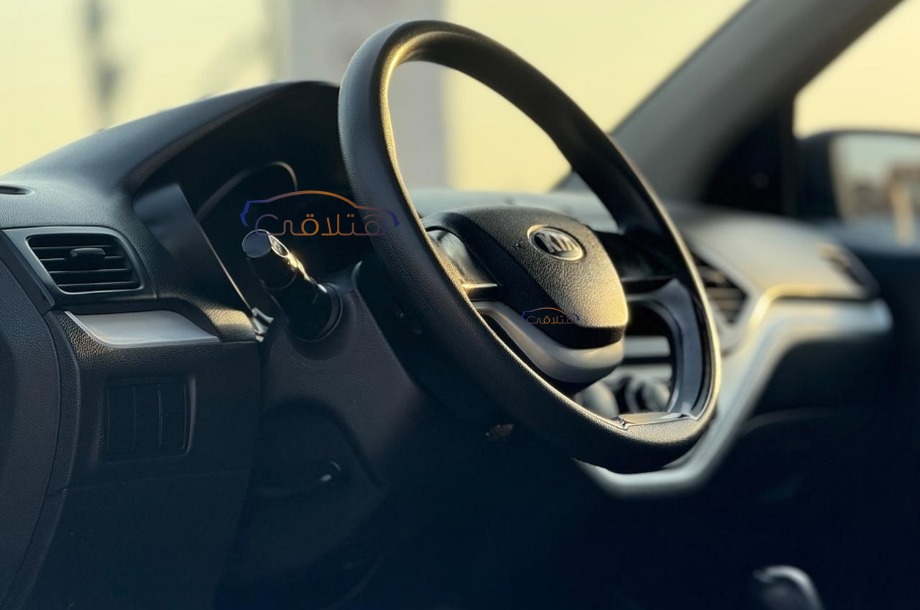 Picanto Kia أسود