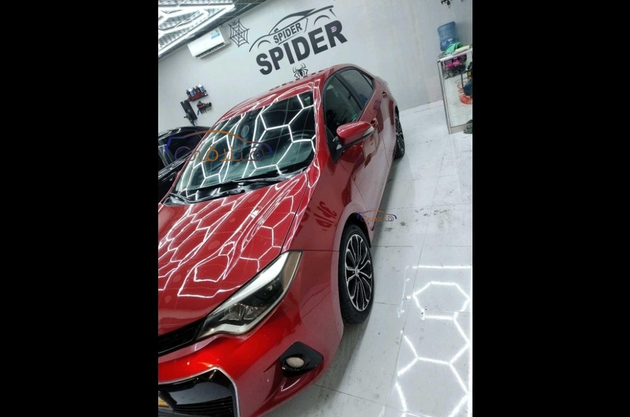 Corolla Toyota احمر
