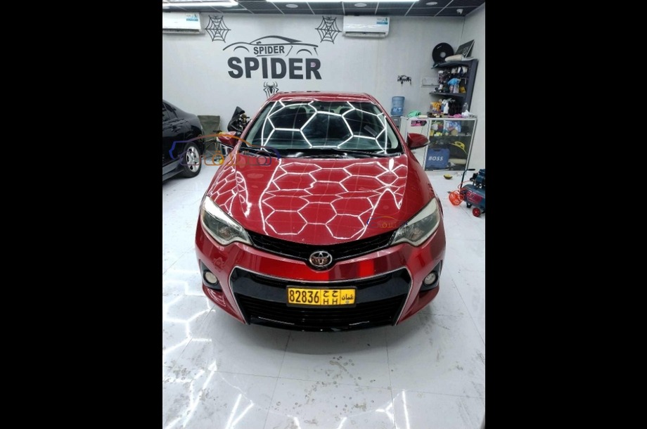 Corolla Toyota احمر