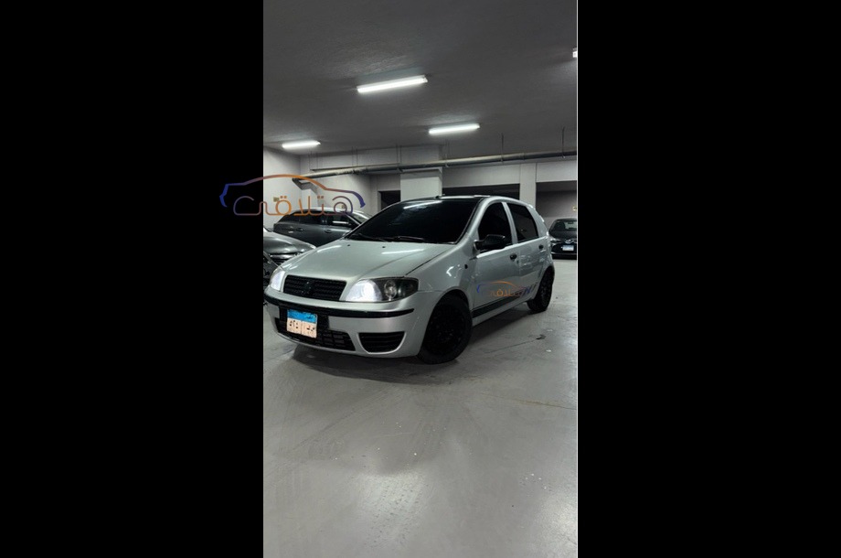Punto Fiat فضي