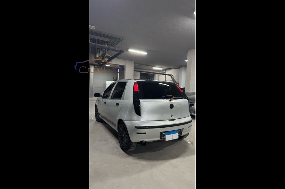 Punto Fiat فضي