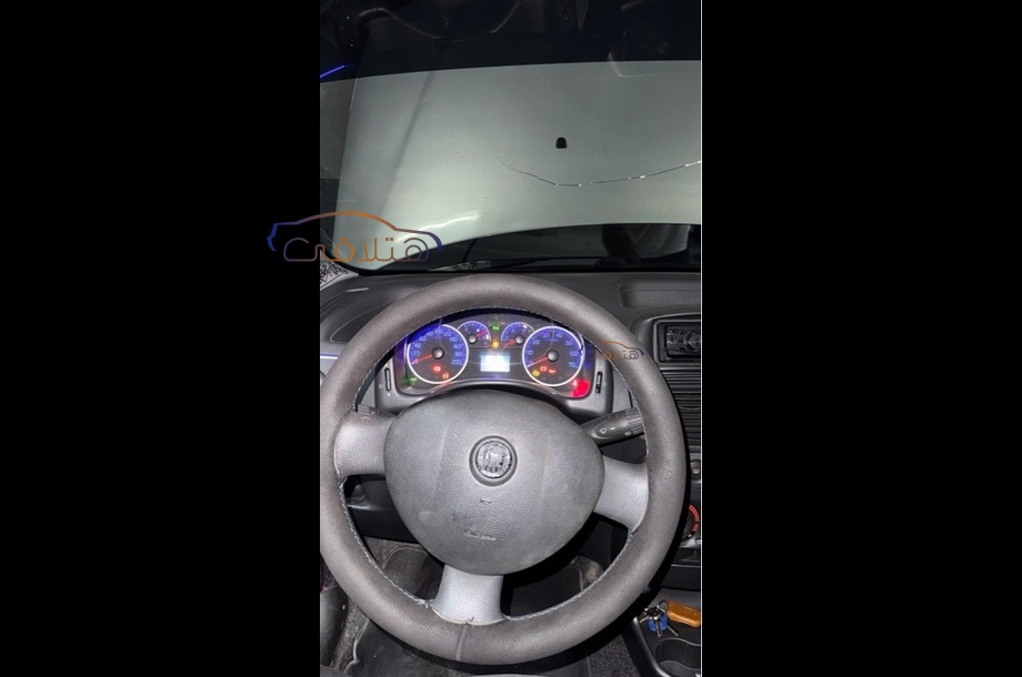Punto Fiat فضي