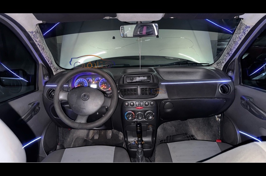Punto Fiat فضي