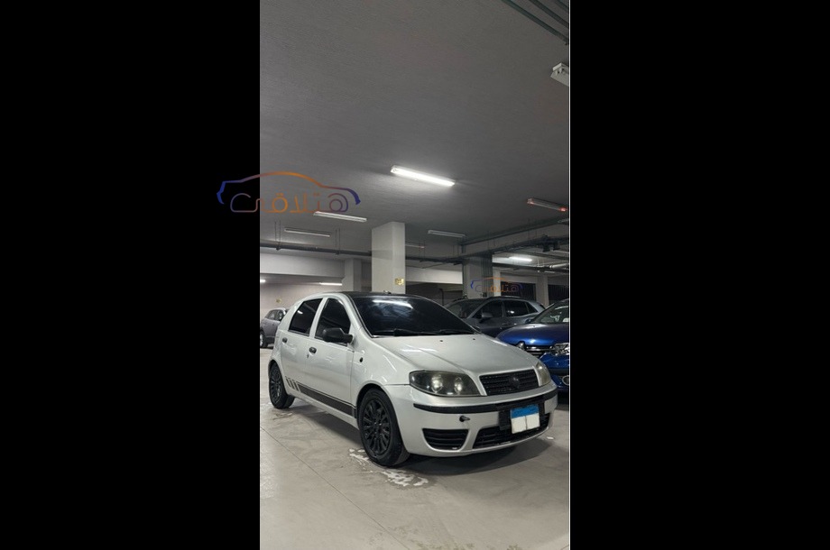 Punto Fiat فضي