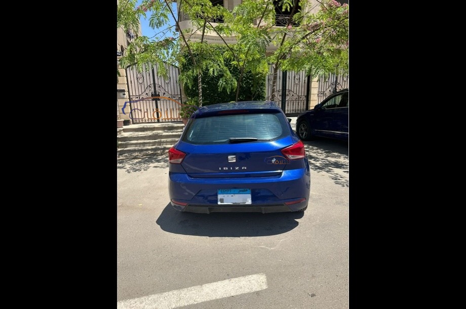 Ibiza Seat أزرق