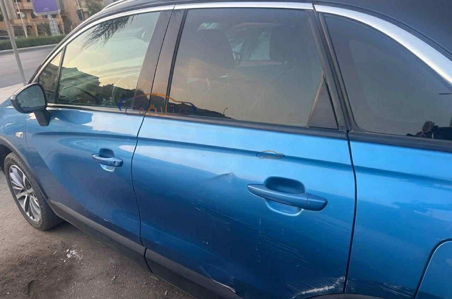 Crossland Opel أزرق