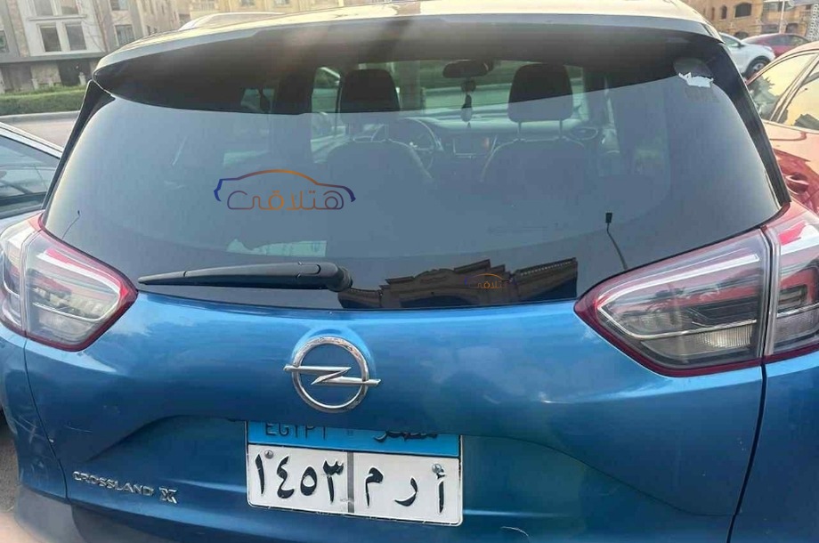 Crossland Opel أزرق